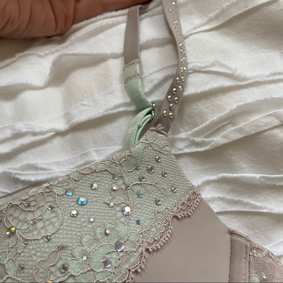 Victorias Secret Padded Demi bra - Picture 4 of 5